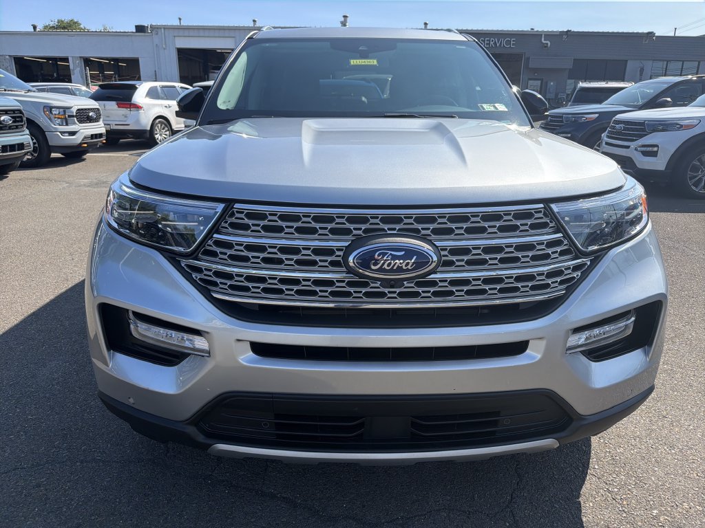 Used 2024 Ford Explorer Limited w/ Equipment Group 301A AWD/4WD image 34