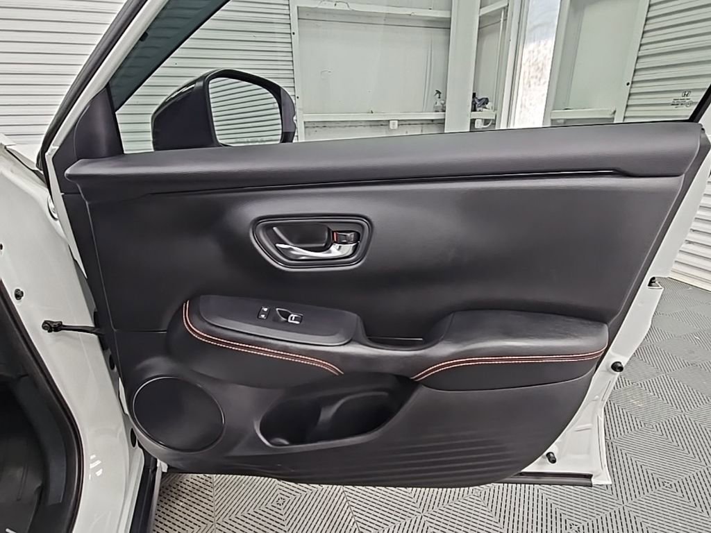 Used 2023 Honda HR-V Sport image 38