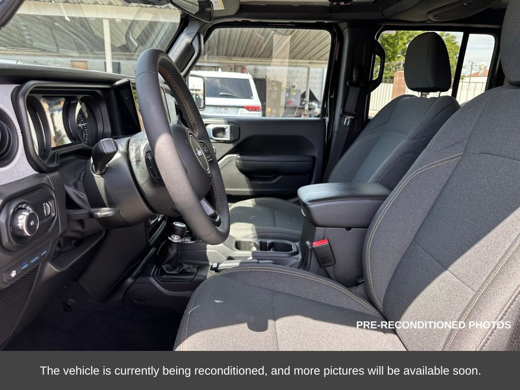 Used 2024 Jeep Wrangler Unlimited w/ LED Headlamp & Fog Lamp Group image 10