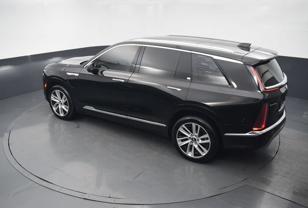 Certified 2026 Cadillac Vistiq Luxury w/ LPO, Floor Liner Package AWD/4WD image 41
