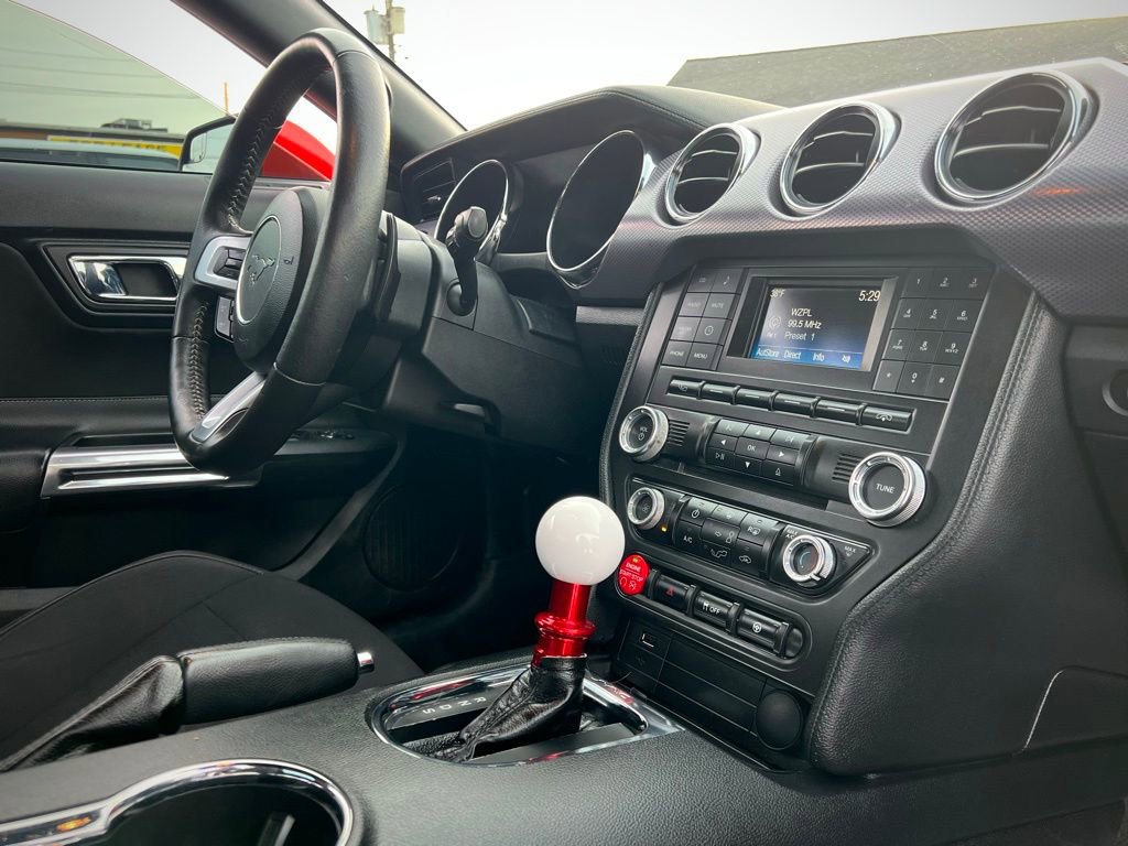 Used 2016 Ford Mustang Coupe image 29