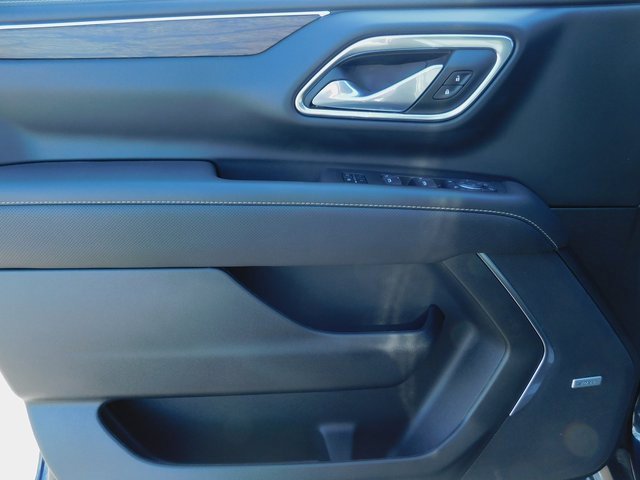 Used 2024 Chevrolet Suburban Premier w/ Premium Package image 28