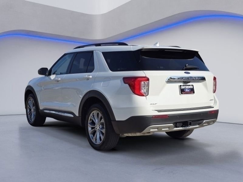 Used 2022 Ford Explorer XLT w/ Equipment Group 202A image 3