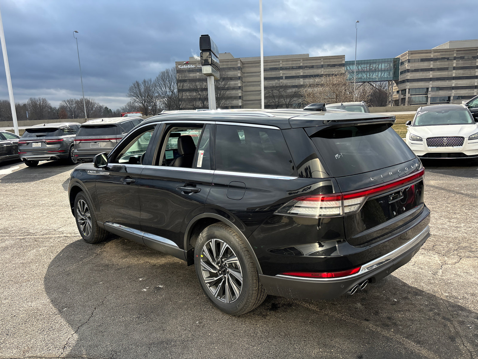 New 2026 Lincoln Aviator AWD image 5