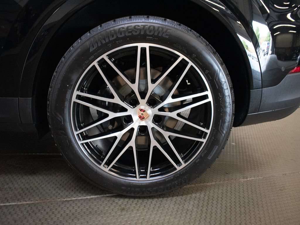New 2026 Porsche Cayenne AWD/4WD image 7
