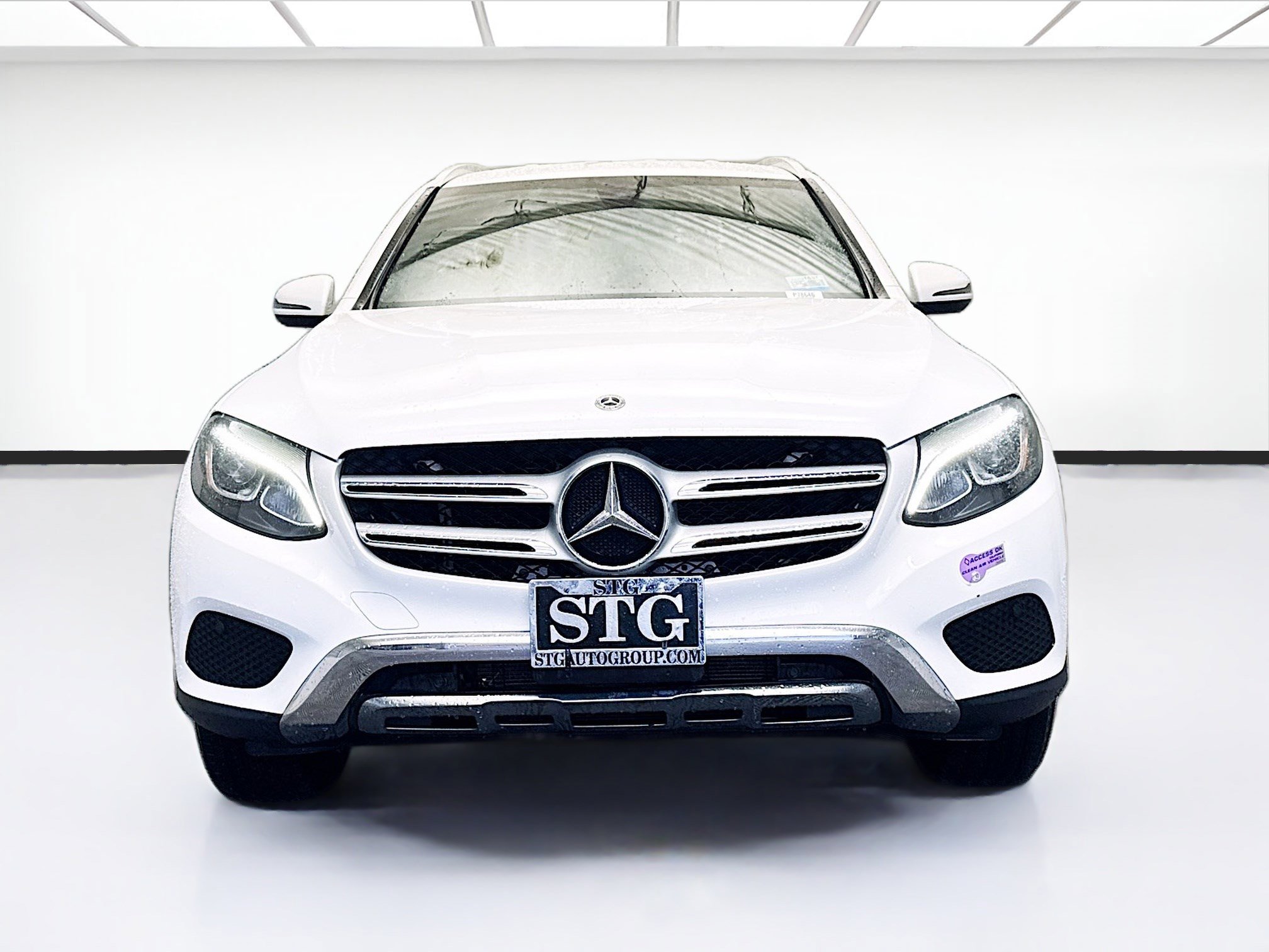 Used 2019 Mercedes-Benz GLC 350e 4MATIC image 2
