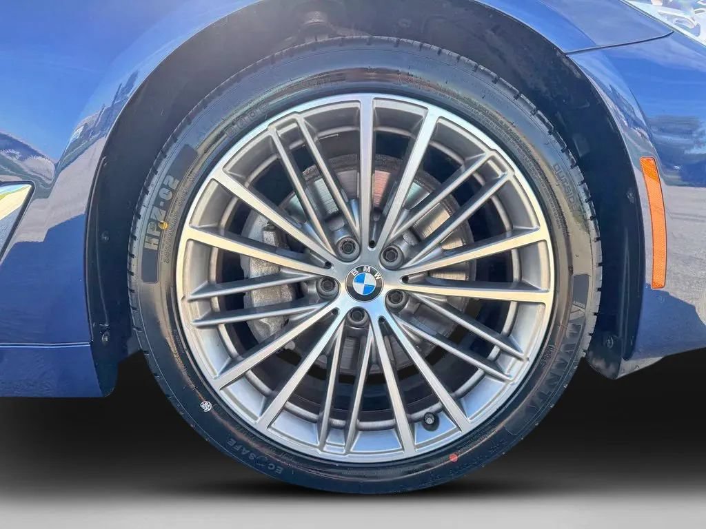 Used 2019 BMW 530i xDrive w/ Luxury Seating Package AWD/4WD image 29