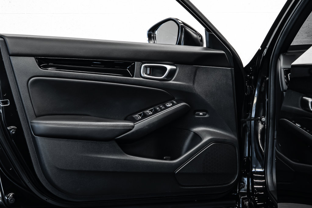 Used 2025 Honda Civic Sport image 17