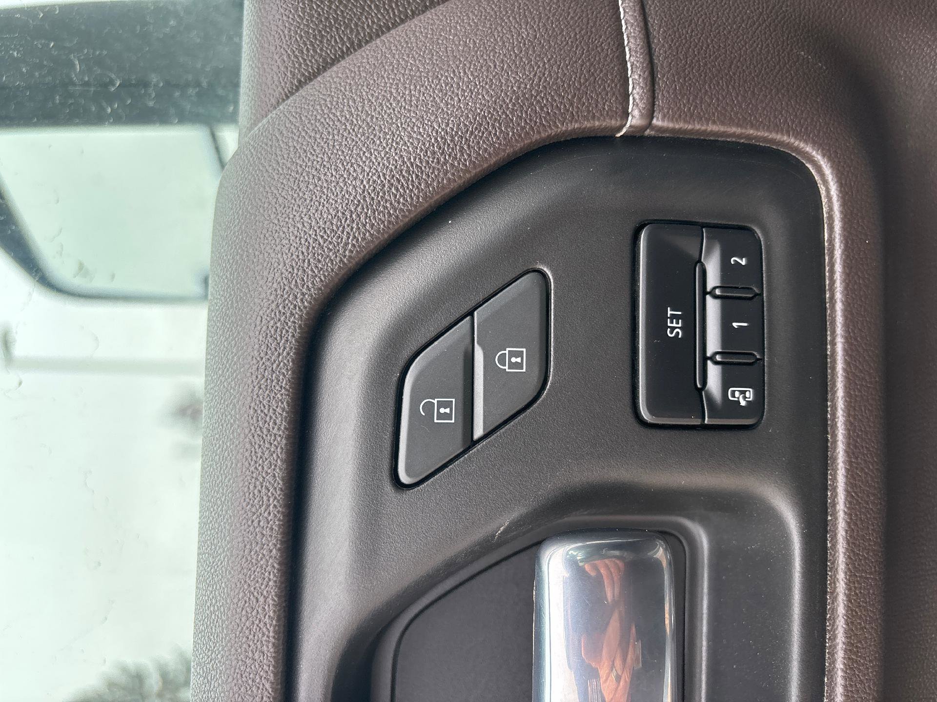 Used 2023 GMC Sierra 2500 SLT w/ SLT Preferred Package image 14