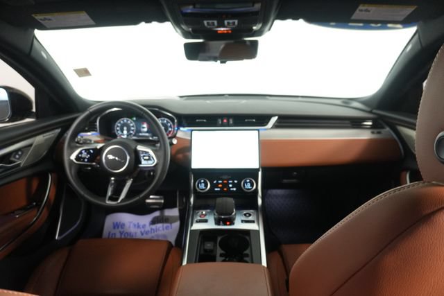 Used 2024 Jaguar XF R-Dynamic SE AWD/4WD image 30