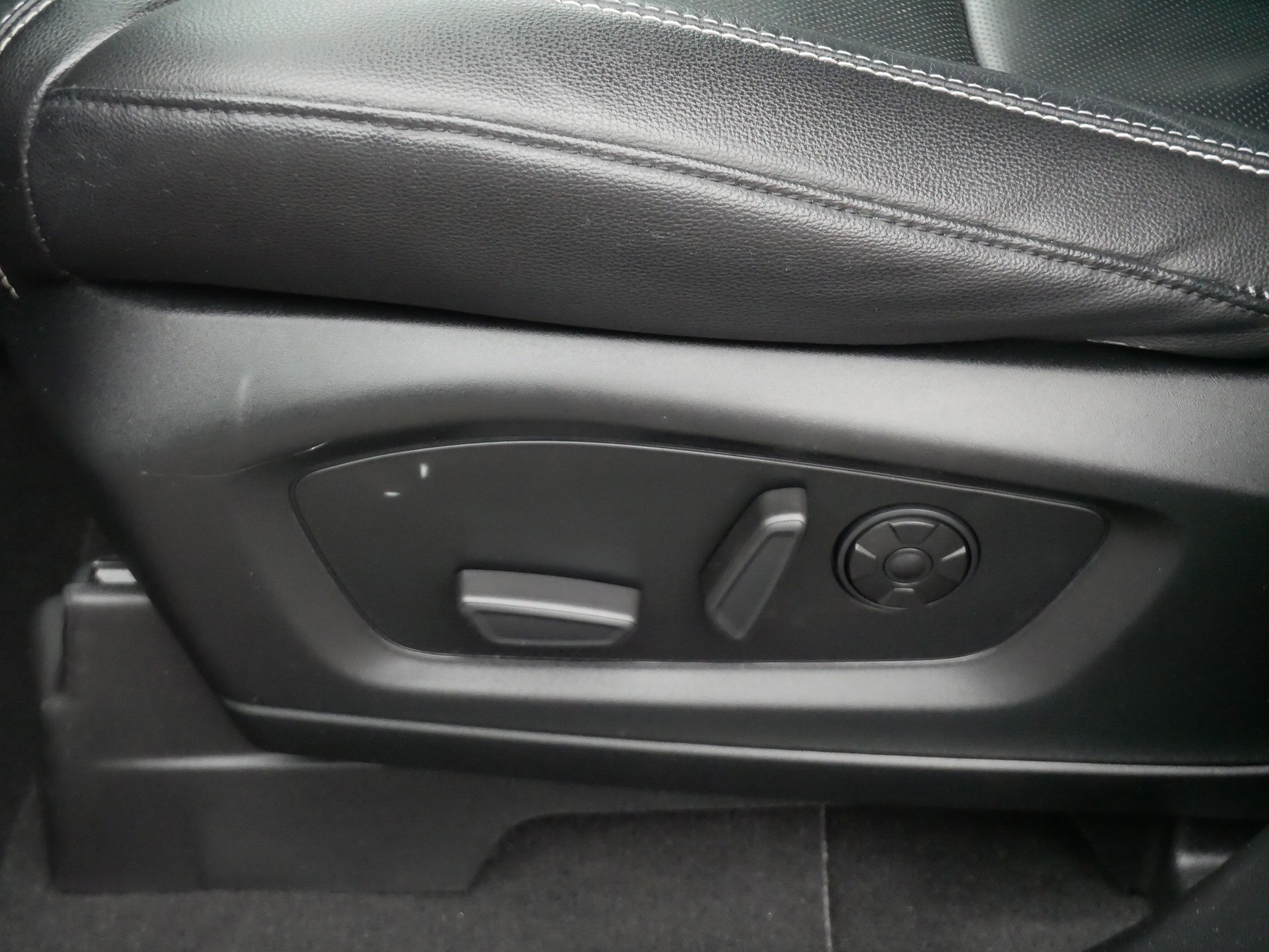 Used 2021 Ford Explorer ST w/ Equipment Group 401A image 20