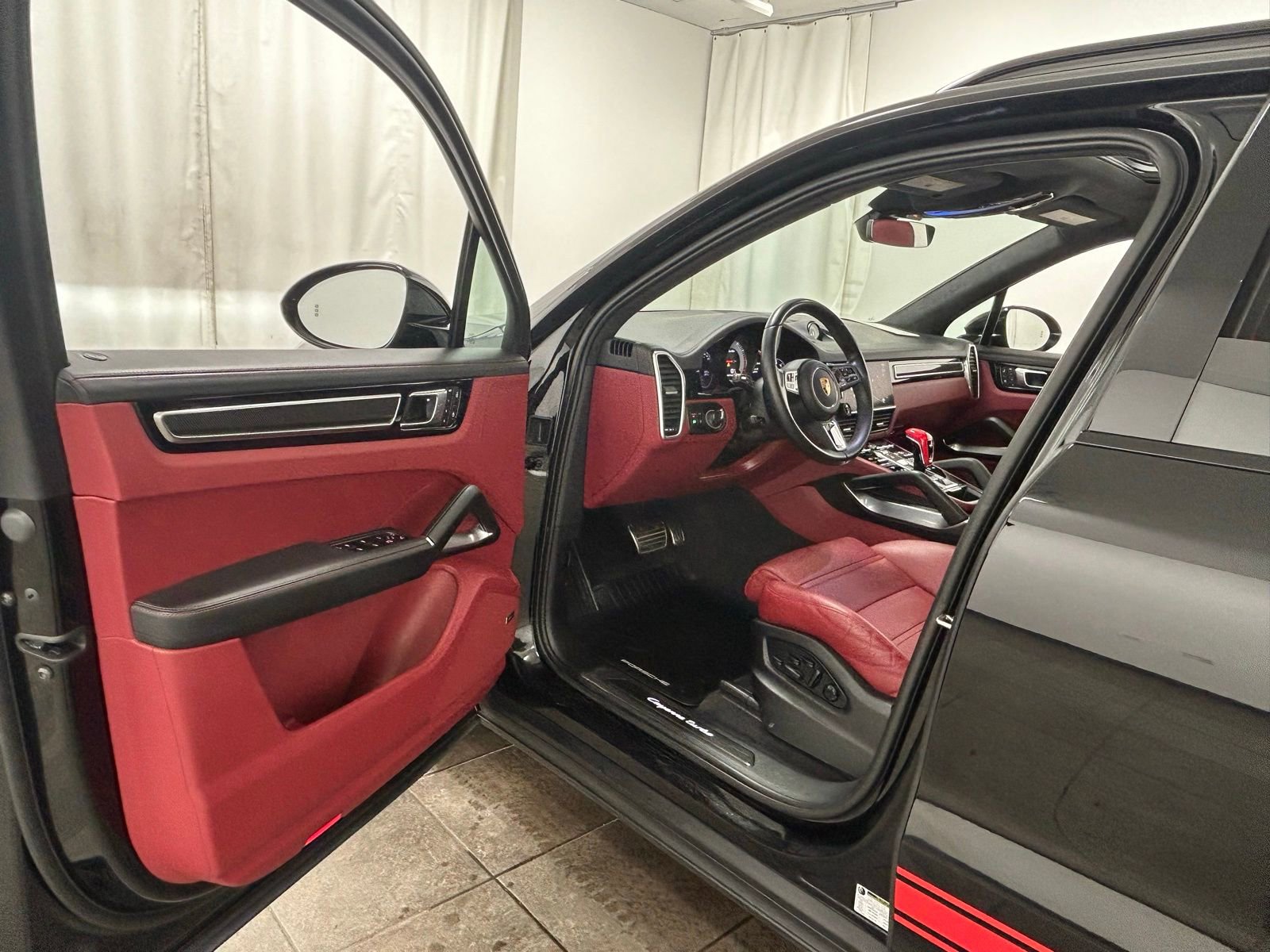 Used 2023 Porsche Cayenne Turbo image 24