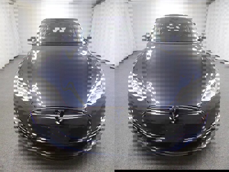 Used 2015 Tesla Model S 85D image 2