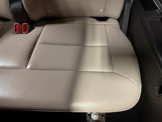 Used 2020 Ford Explorer Platinum w/ Premium Technology Package image 21