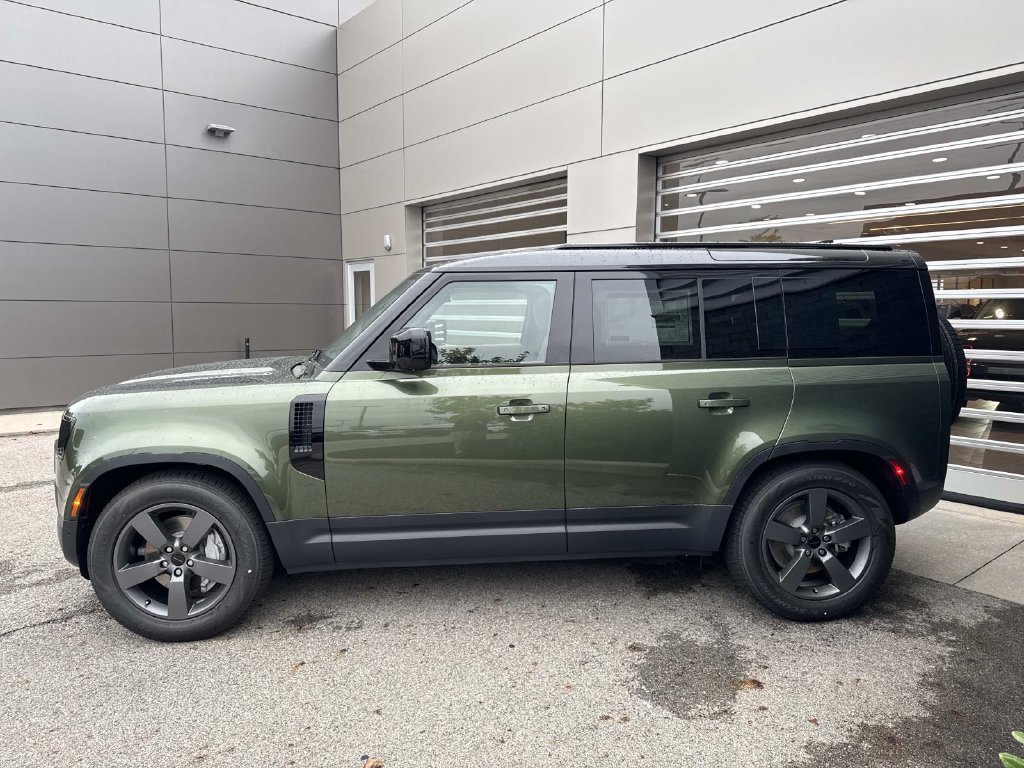 New 2026 Land Rover Defender 110 S AWD/4WD image 4
