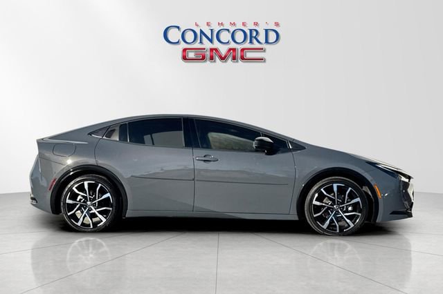 Used 2024 Toyota Prius Prime Premium w/ Advanced Technology Package image 3