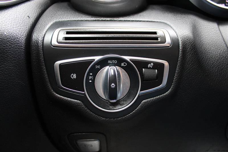 Used 2019 Mercedes-Benz C 300 4MATIC Sedan image 18