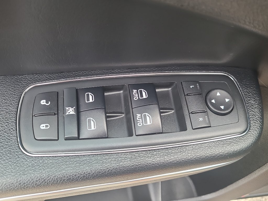 Used 2017 Chrysler 300 S w/ 300S Premium Group AWD/4WD image 12