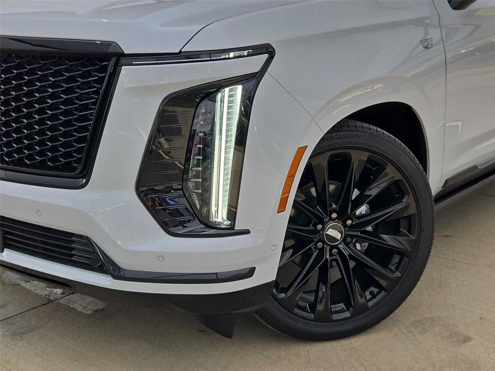 New 2026 Cadillac Escalade Platinum Sport w/ LPO, ONYX Package AWD/4WD image 7