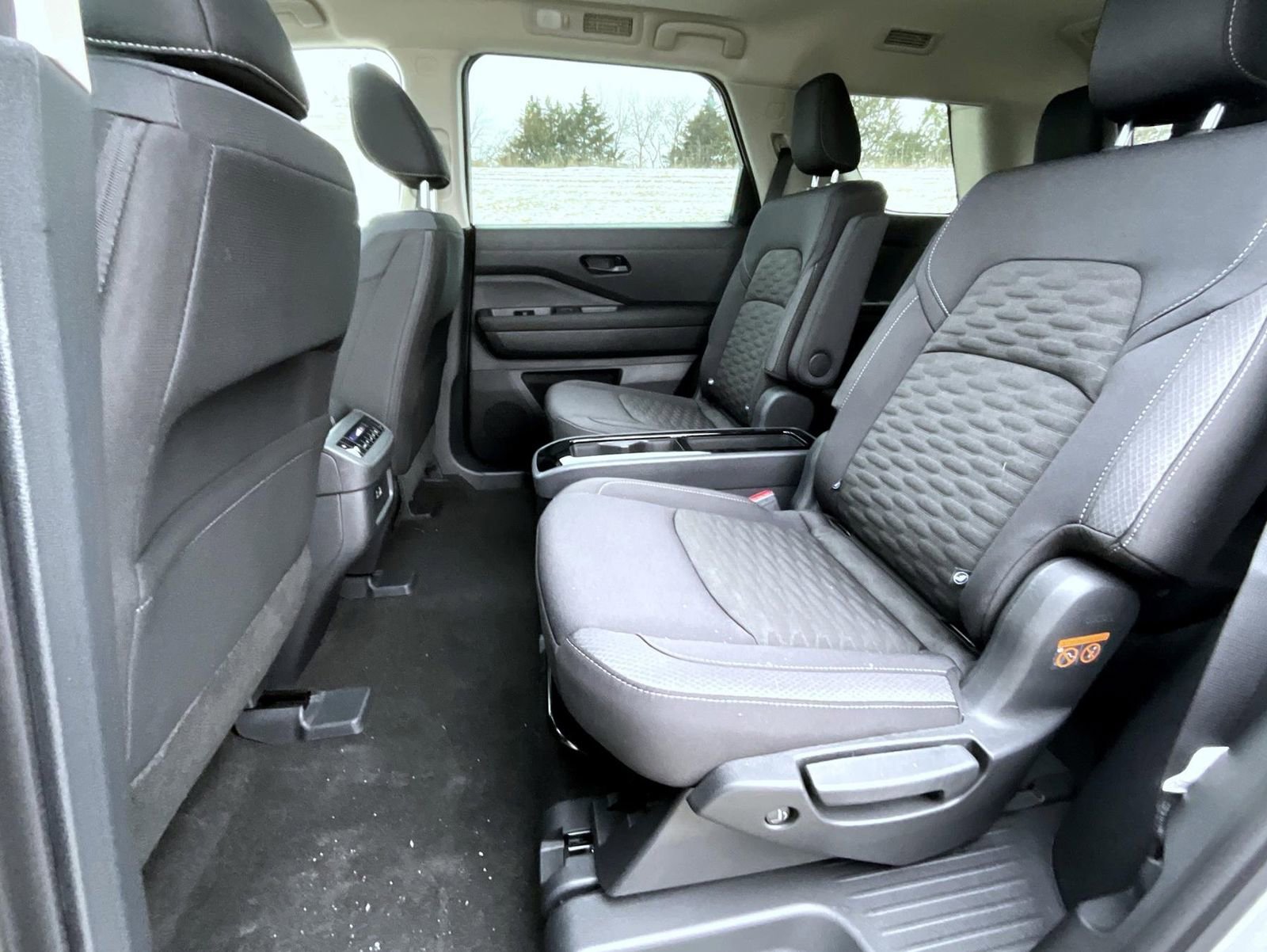 New 2025 Nissan Pathfinder SV w/ SV Premium Package image 11