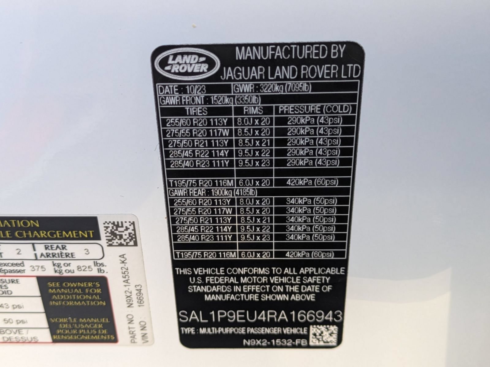 Used 2024 Land Rover Range Rover Sport SE AWD/4WD image 31