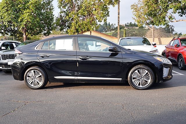 Certified 2022 Hyundai Ioniq Limited image 7
