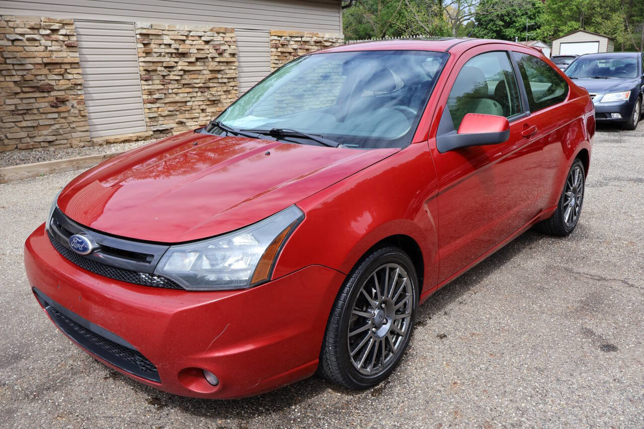 Used 2010 Ford Focus SES FWD image 3