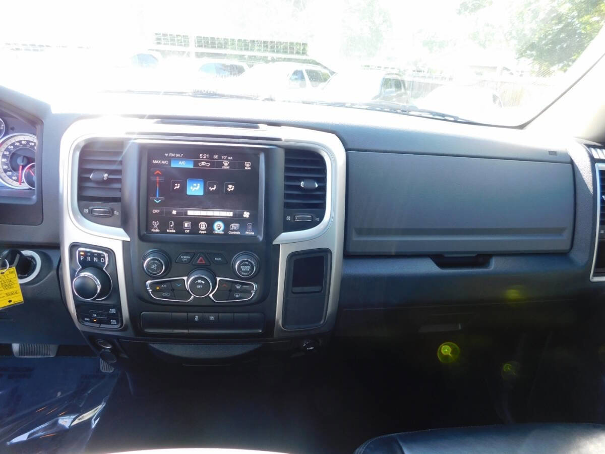 Used 2016 RAM 1500 Classic SLT w/ Luxury Group image 7