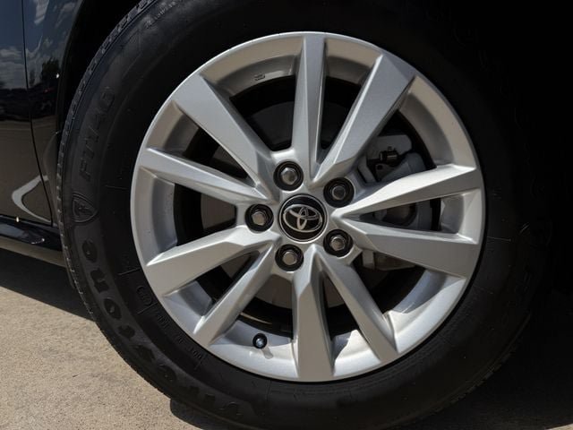 Used 2025 Toyota Camry LE FWD image 9
