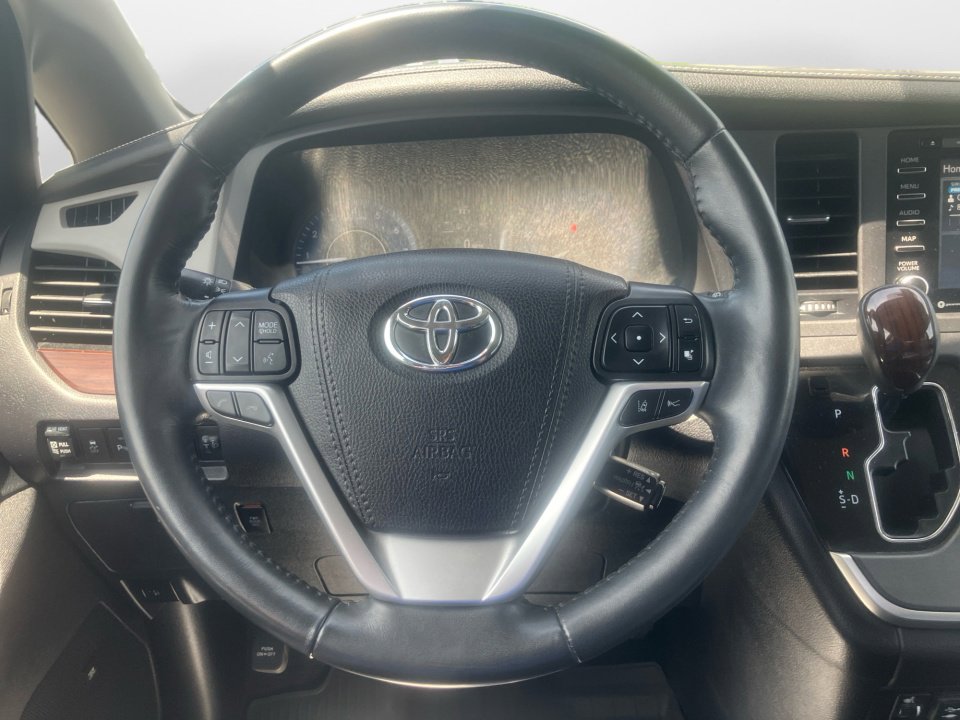 Used 2020 Toyota Sienna Limited Premium AWD/4WD image 13