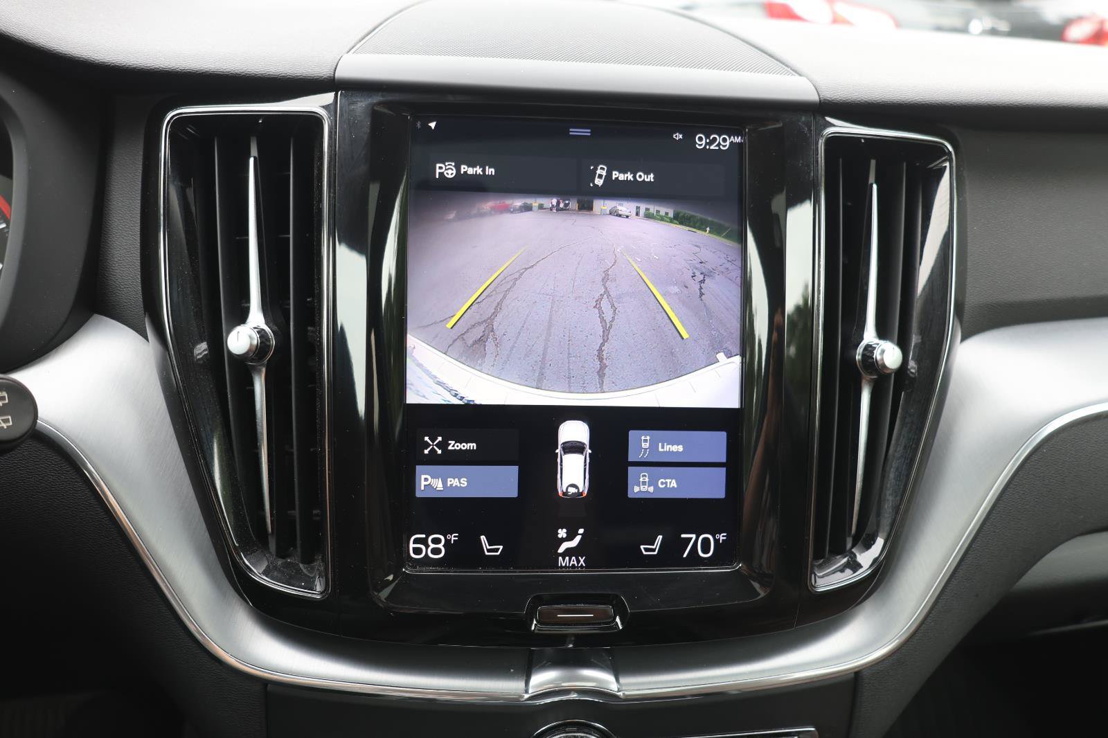 Used 2018 Volvo XC60 T5 Momentum w/ Vision Package AWD/4WD image 29