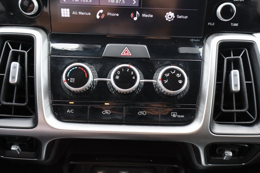Used 2022 Kia Sorento LX image 12
