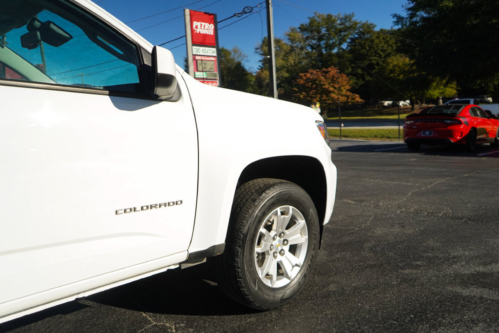 Used 2022 Chevrolet Colorado LT w/ Safety Package RWD image 19