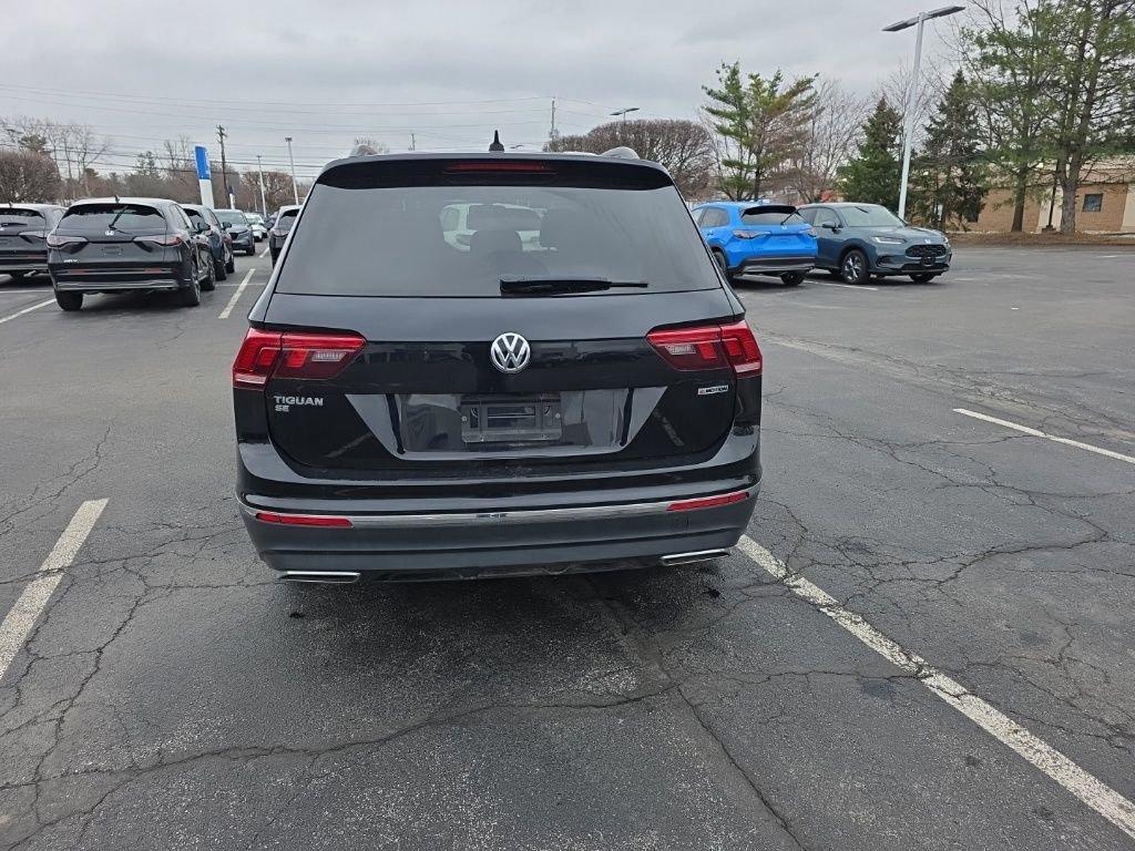 Used 2020 Volkswagen Tiguan SE w/ Panoramic Sunroof Package image 7