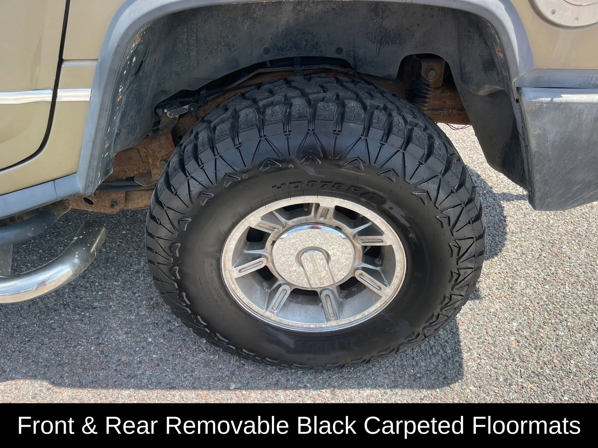 Used 2005 HUMMER H2 SUT w/ Preferred Equipment Group image 9