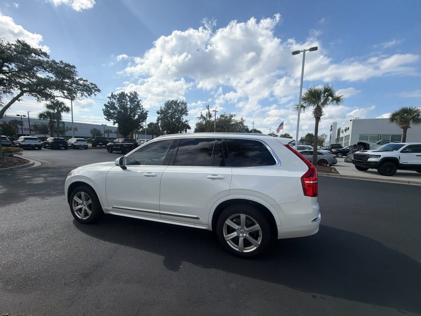 Used 2024 Volvo XC90 B5 Core AWD/4WD image 13