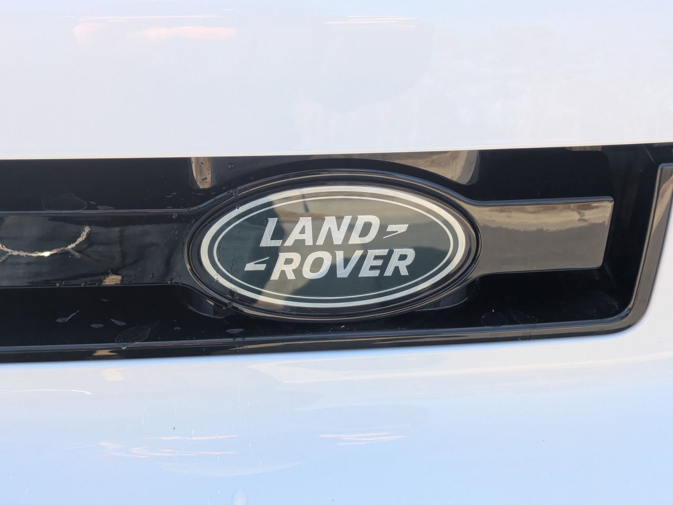 Certified 2025 Land Rover Defender 110 X-Dynamic SE image 33