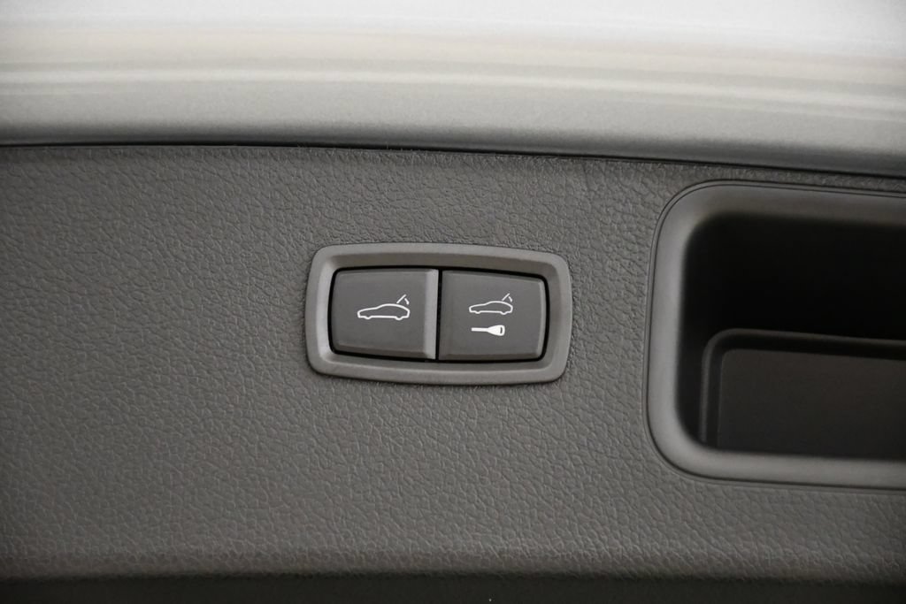 Certified 2026 Porsche Macan AWD/4WD image 58