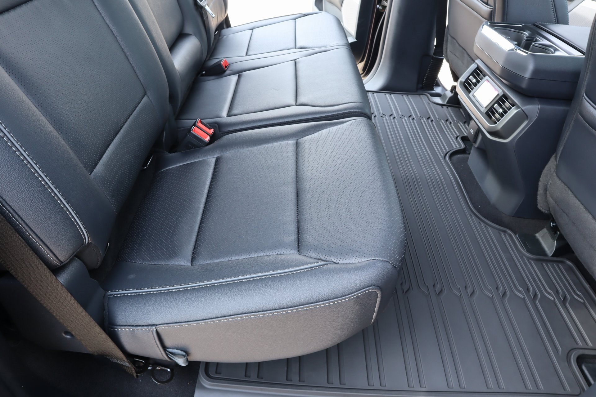 New 2025 Ford F150 Lariat w/ FX4 Off-Road Package image 16