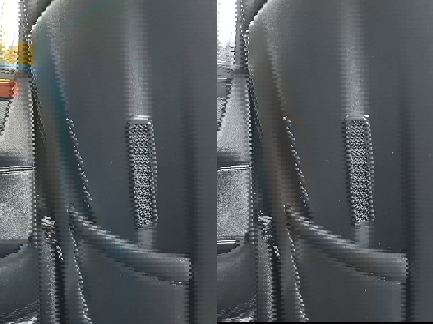 Used 2019 Cadillac Escalade Luxury w/ Escalade Sport Edition image 30