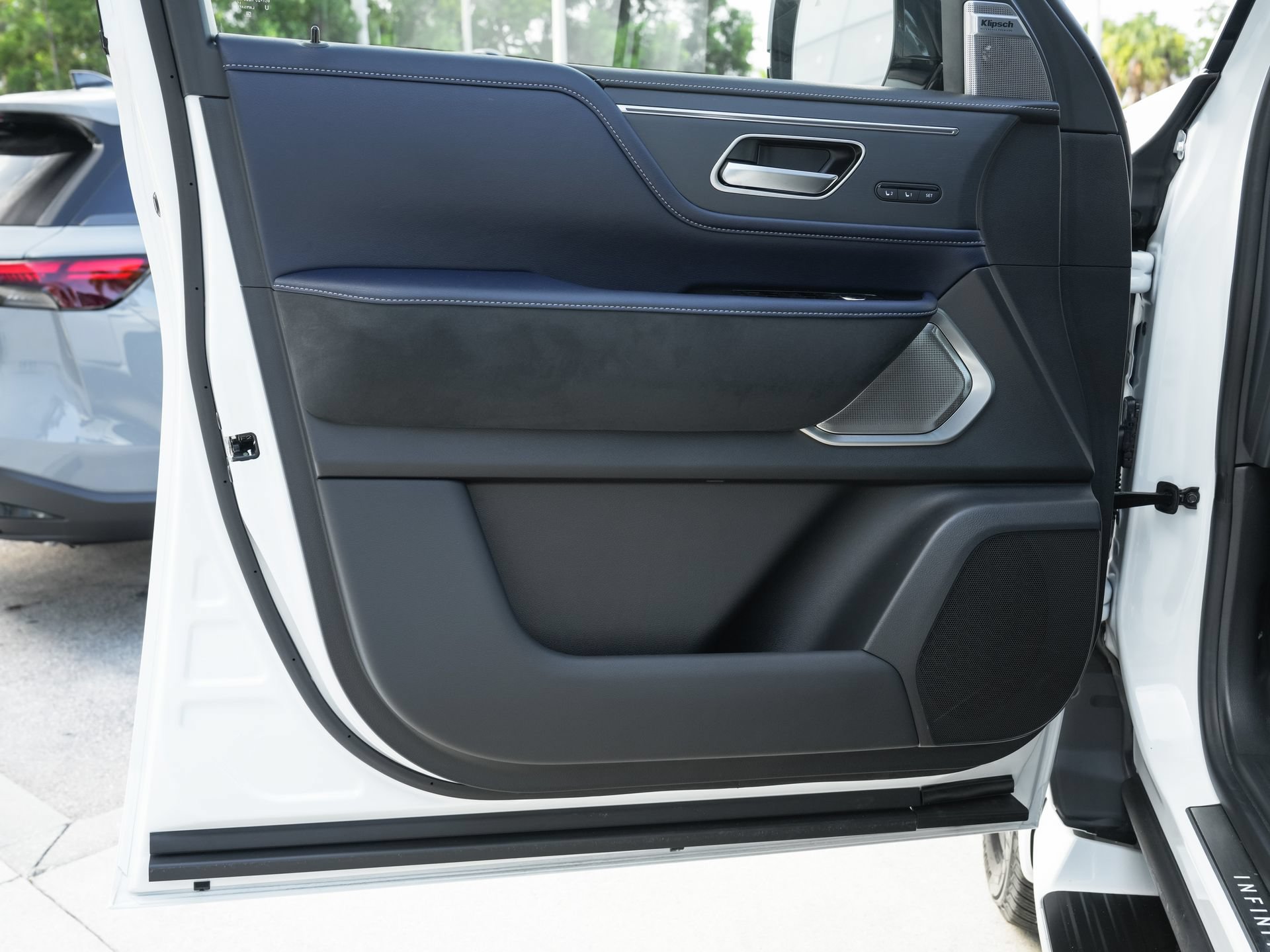 Certified 2026 INFINITI QX80 4WD image 30