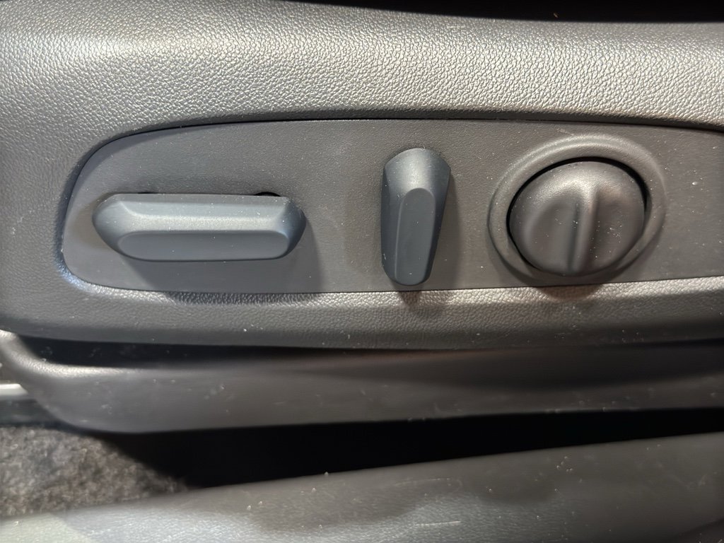 Used 2023 Buick Encore GX Select image 14