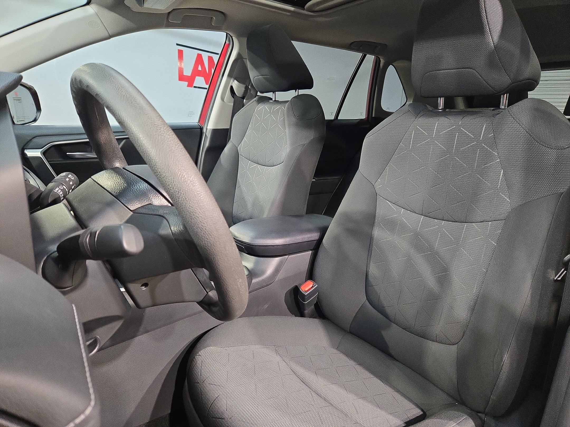 Used 2020 Toyota RAV4 XLE w/ Convenience Package FWD image 24