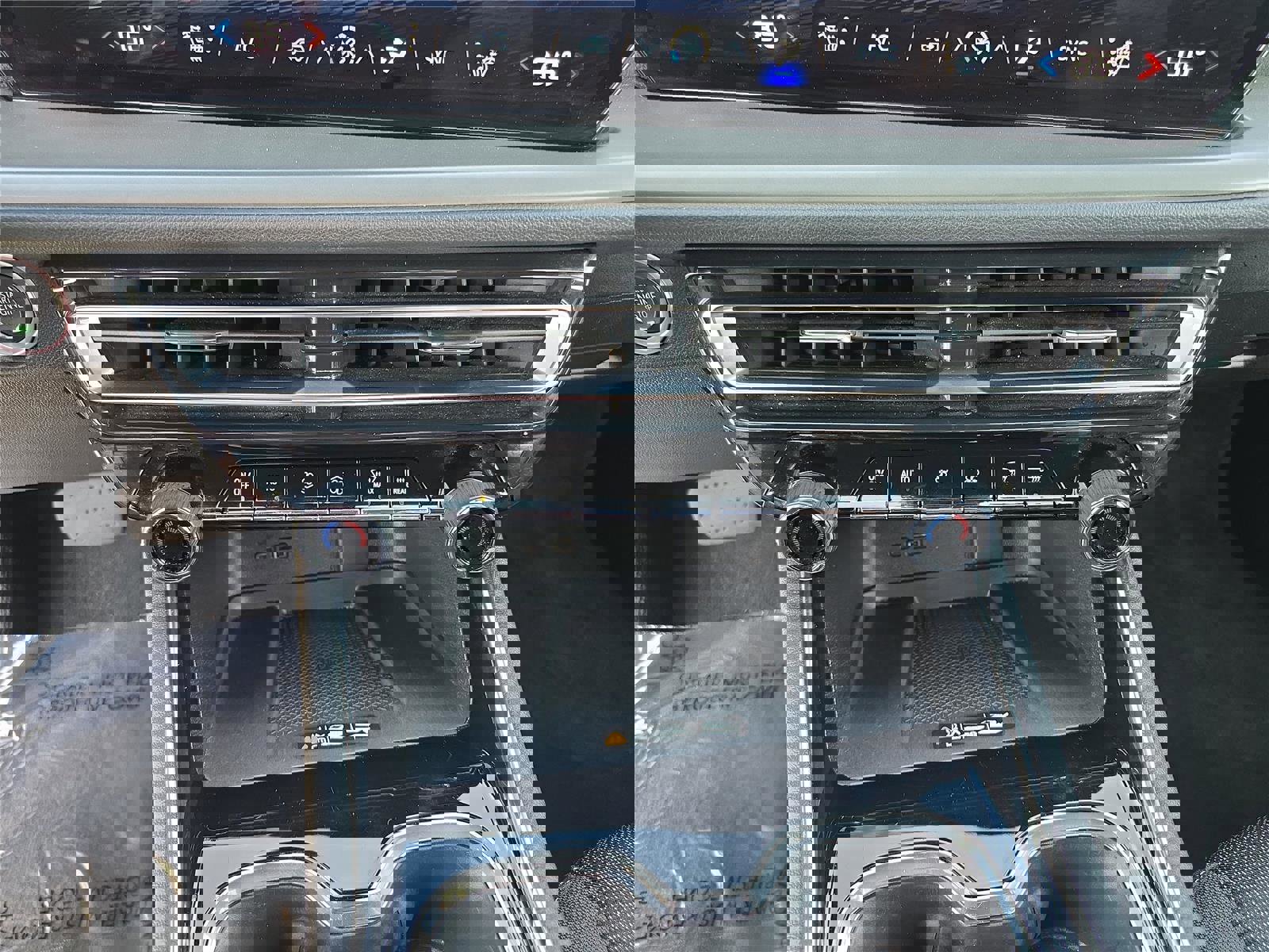 Used 2025 Chevrolet Traverse LT image 26