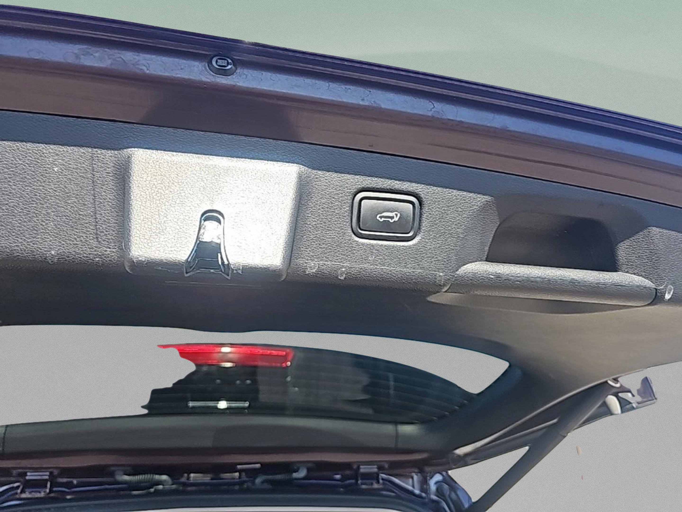 Used 2023 Hyundai Palisade SEL w/ Premium Package image 17