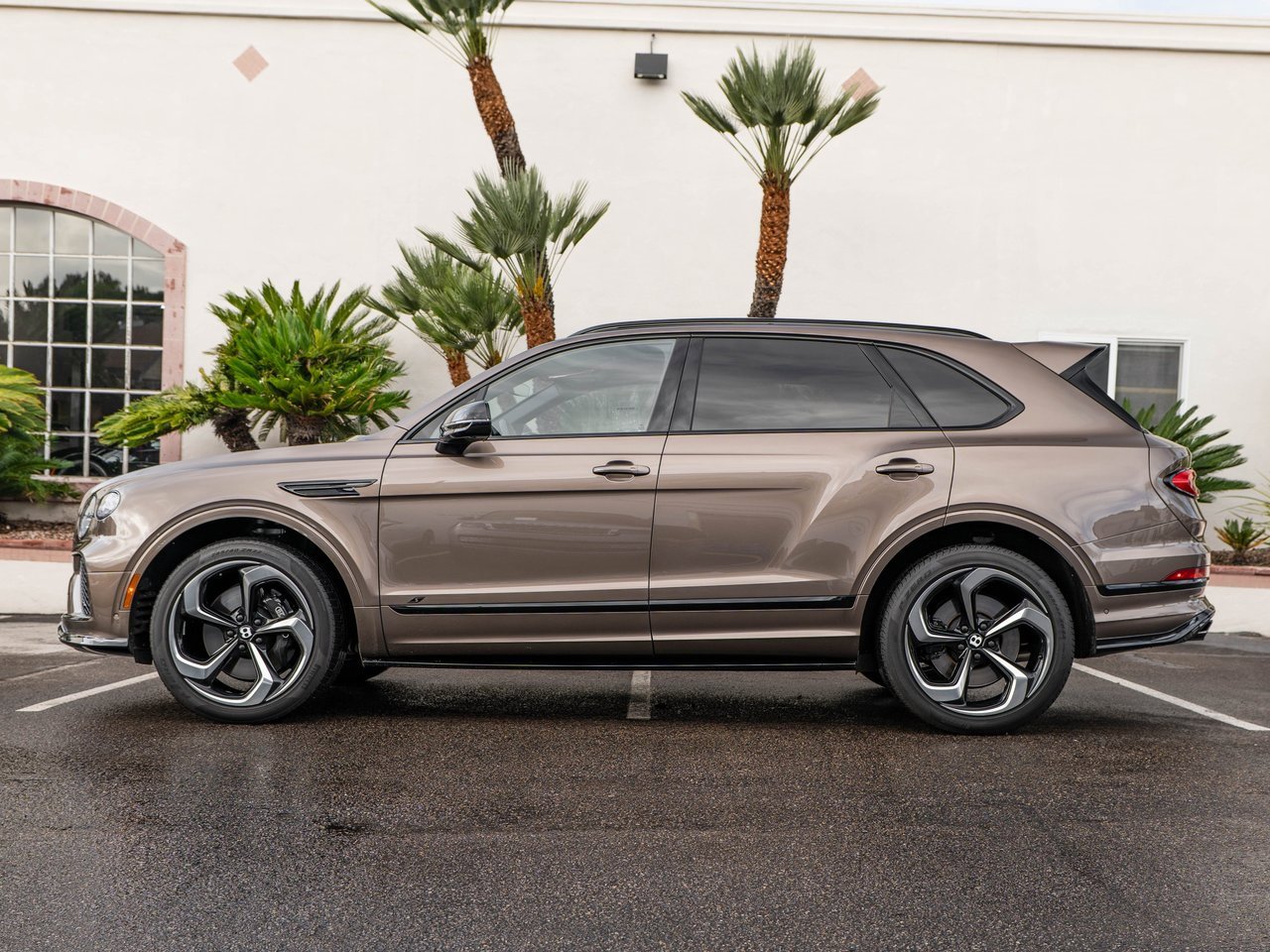Used 2022 Bentley Bentayga image 5