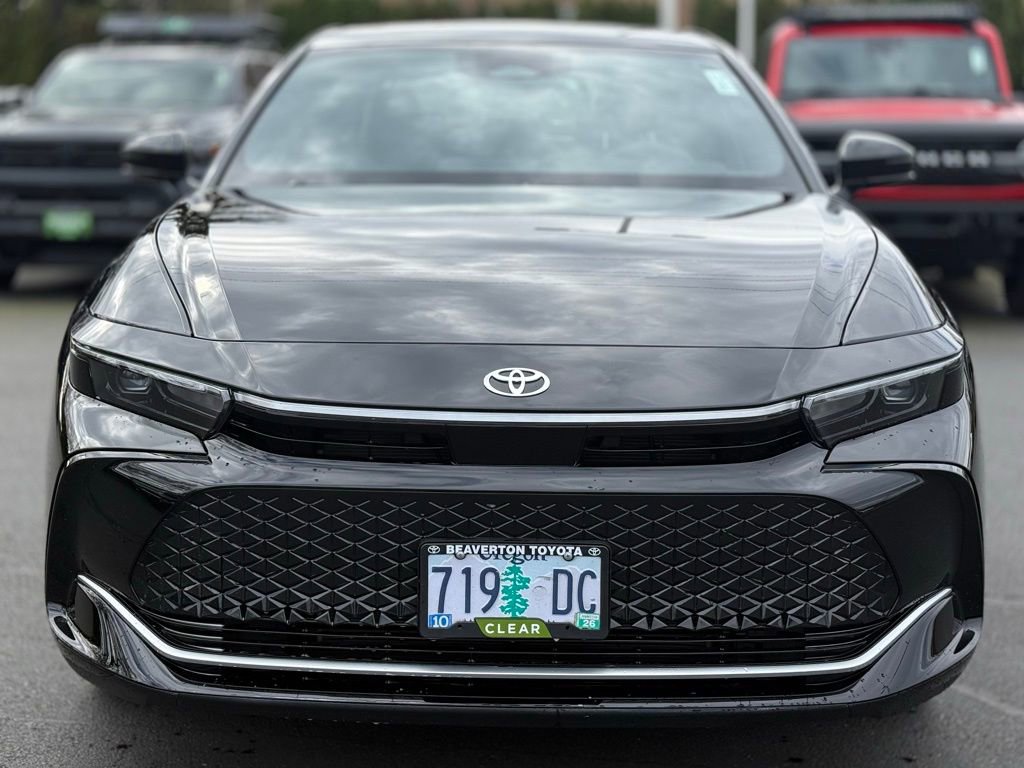 Certified 2023 Toyota Crown XLE image 8