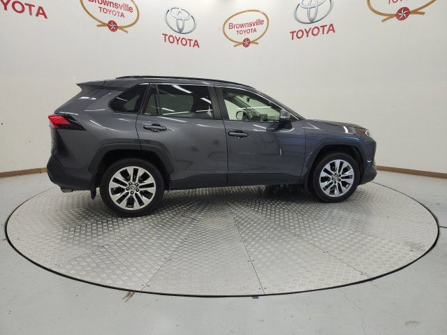 Used 2021 Toyota RAV4 XLE Premium AWD/4WD image 3