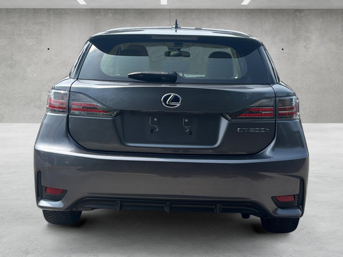 Used 2016 Lexus CT 200h w/ Seat Comfort Package FWD image 17