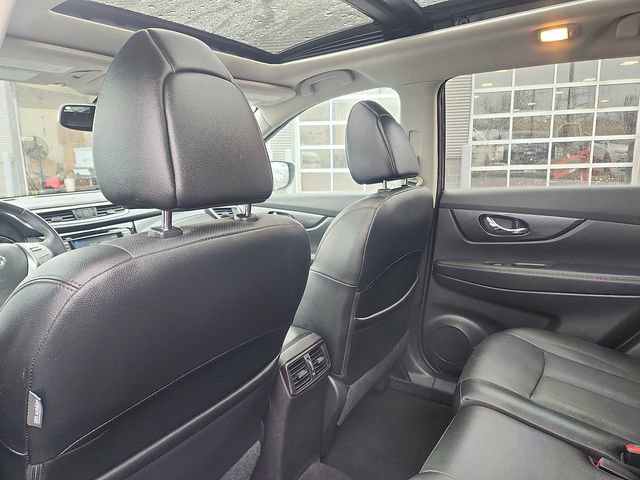 Used 2016 Nissan Rogue SL w/ SL Premium Package image 24